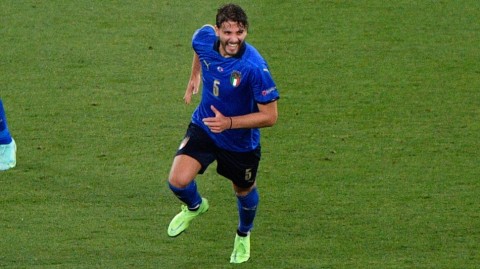 蓝衣新星闪耀罗马，洛卡特利欧洲杯双响书写青春篇章