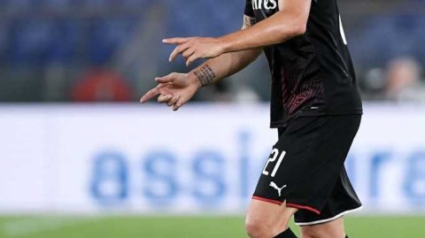 伊布强硬表态：若不改现状就离开，我不知道朗尼克是谁