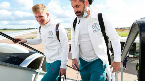 蓝月军团空降巴黎：欧冠焦点战前夜的曼城征程