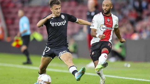 圣徒逆转擒摩纳哥 友谊赛展现英超风骨