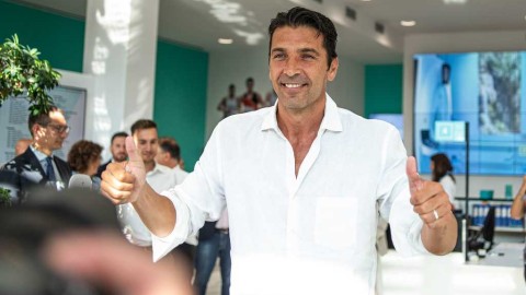 传奇序章：布冯与尤文图斯续写一年之约，小将传说再添新页