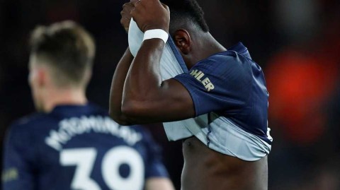 圣徒终场绝平曼联，红狐绝境扳平却留憾