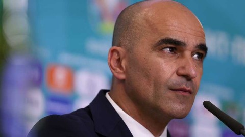 欧洲杯红魔军团凯旋之声 圣彼得堡雨夜下的雄心壮志