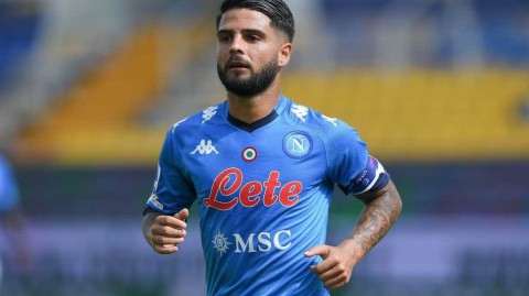 怒火与真相：那不勒斯官方辟谣，队长因西涅的“垃圾球队”喊话并非内讧