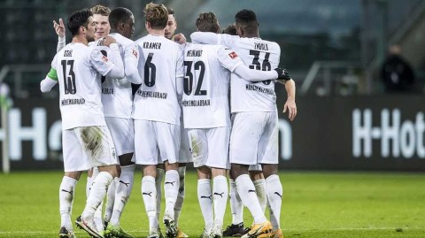 普鲁士公园的奇迹之夜：门兴三球逆转，将拜仁从王座拉下