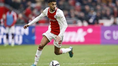 拜仁慕尼黑喜迎阿贾克斯飞翼马兹拉维开启生涯新征程