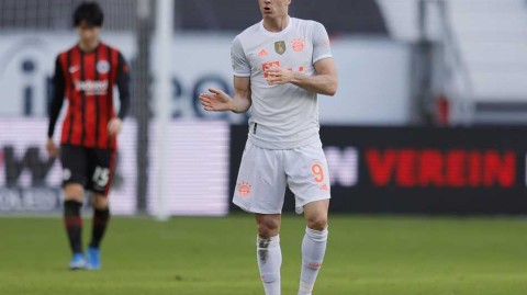 德甲冷门：法兰克福主场掀翻拜仁，亚洲双星闪耀