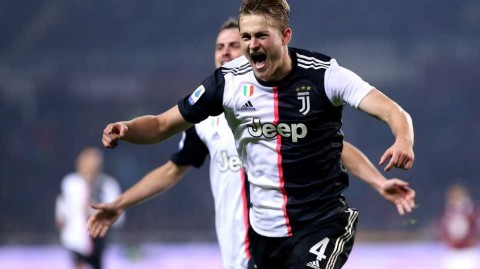 德里赫特趣事：手臂粘球被笑有磁铁 尤文防线新星的成长路