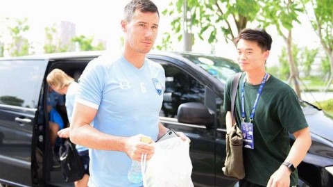澳超冠军空降姑苏城 悉尼FC全员抵苏州备战国际超级杯
