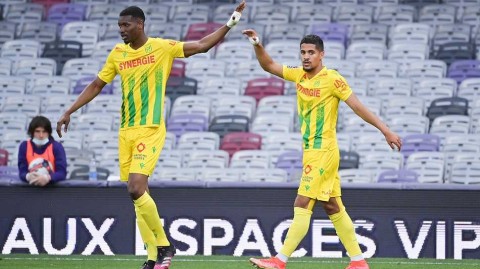 南特客场掀翻图卢兹，保级曙光在望！法甲附加赛首回合激情实录