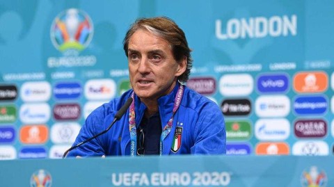 意大利重返巅峰之路 曼奇尼与博努奇赛前豪言壮语