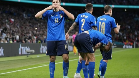 标题：读秒绝平！西甲大结局？皇马1-1憾平皇家贝蒂斯，先赛仍距巴萨8分