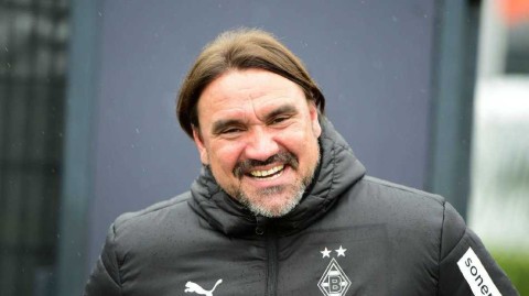 新帅启航法尔克执掌利兹联帅印开启全新英冠征程