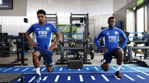 从备战到降级：莱斯特城荣耀之后的挣扎与陨落