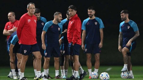 格子军团决战前夜：卡塔尔训练场上的坚韧与专注