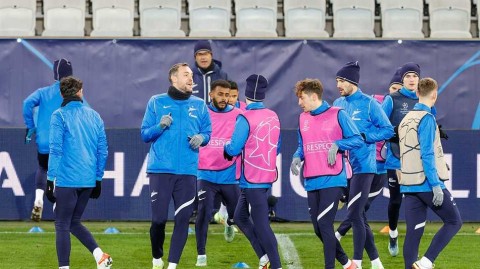 欧冠小组赛生死战前 泽尼特瑞典雪地挥汗备战