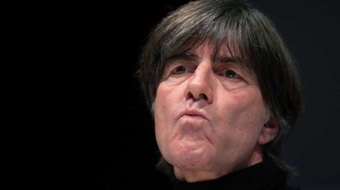 德国足协力挺勒夫至欧洲杯，争议与信任交织的艰难抉择