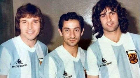 潘帕斯草原的传奇长发：马里奥·肯佩斯的光辉岁月