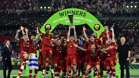 永恒之城荣耀之夜：罗马首夺欧协联桂冠