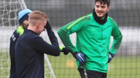 曼城雪天打雪仗欢乐多 阿圭罗领衔童心未泯