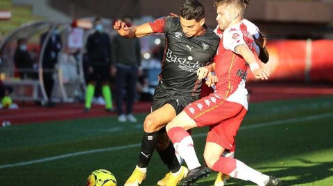 摩纳哥主场雨夜大胜尼姆