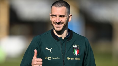 蓝衣军团备战生死之战 训练场上挥洒斗志