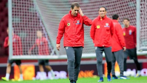 德意志战车雏形：奥地利军团华沙静待欧预赛关键战役