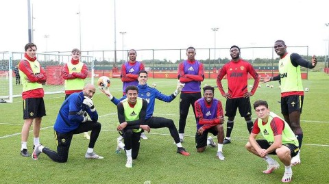 卡灵顿的备战密语：红魔军团静待维拉之战