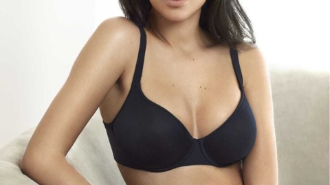 乔治娜·罗德里格斯演绎内衣风尚 完美身材惊艳亮相