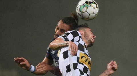 巨龙降服黑豹：波尔图在同城德比中五球狂胜博阿维斯塔