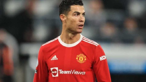 C罗超越传奇刷新英超高龄射手纪录展现不老雄心