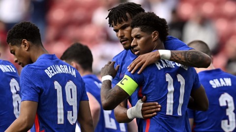 英格兰小胜罗马尼亚，拉什福德点射制胜，亨德森失点留遗憾