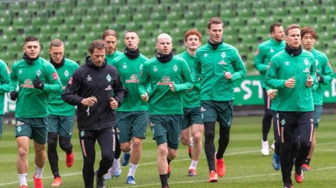 决战柏林前夜：不莱梅的春日冲刺与德国杯梦想