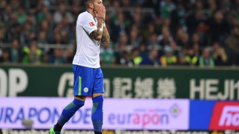 绿茵场上的温情让步 狼堡全员减薪共克时艰