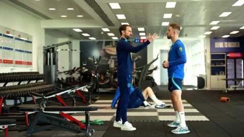 三狮军团健身房挥汗备战欧预赛