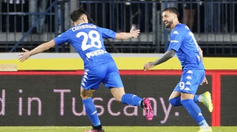 绿茵烽火录：恩波利四弹击沉斑马军团