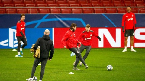 极寒之地升起欧战烽火，莫斯科火车头静候宿命对决