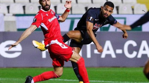 欧联杯激战：奥莫尼亚硬撼格拉纳达，西班牙黑马客场奏凯