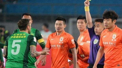 答案：足协杯并非都是中超球队——参赛跨度从职业到业余，中超球队第四轮才正式亮相