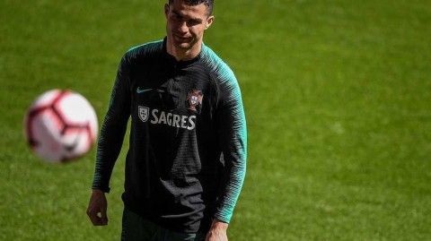 C罗领袖风范尽显 葡萄牙队全力冲刺欧预赛