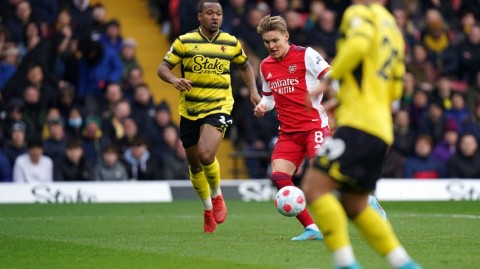 英超激战夜：枪手客场险胜黄蜂，争四之路关键三分