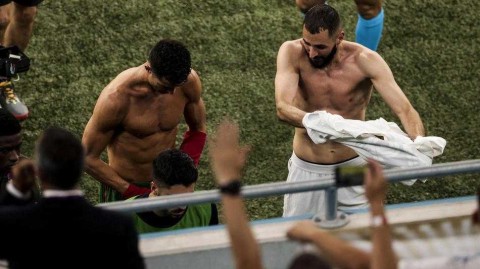 伯纳乌的旧时光在布达佩斯重逢，C罗与本泽马用半场热聊温暖了整个欧洲杯