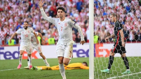 欧洲杯史诗一战：西班牙加时绝地求生，克罗地亚狂想曲悲壮谢幕