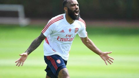 兵工厂重启：镜头下的枪手归来，为英超复赛全力冲刺