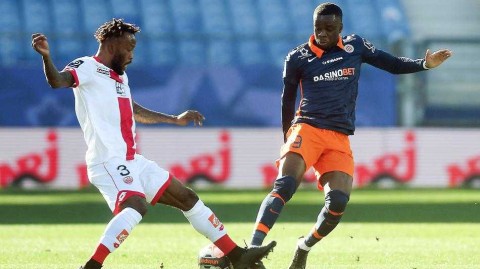 法甲经典战：蒙彼利埃四球逆转第戎，拉博德梅开二度主宰比赛