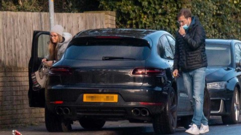 克洛普难得闲暇携妻驱车访友 红军重压之下的一抹温情