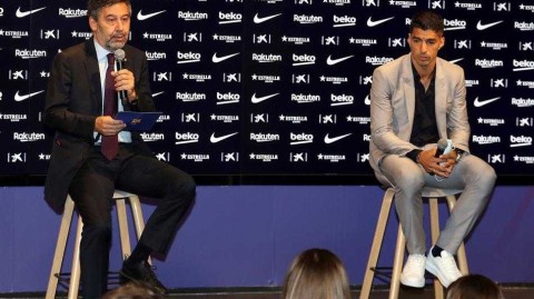 泪别诺坎普：苏亚雷斯的红蓝终章，满载荣誉与深情