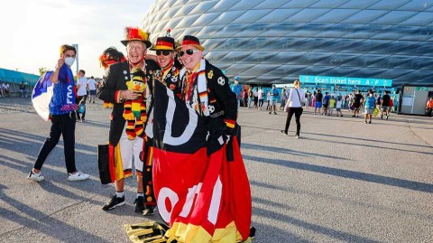 慕尼黑安联球场的喧嚣：欧洲杯法德大战现场直击