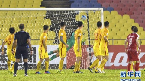 国足0-2喀麦隆，邵佳一执教首败