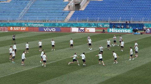 斗牛士军团圣城演兵 恩里克妙手调弦静候瑞士军刀